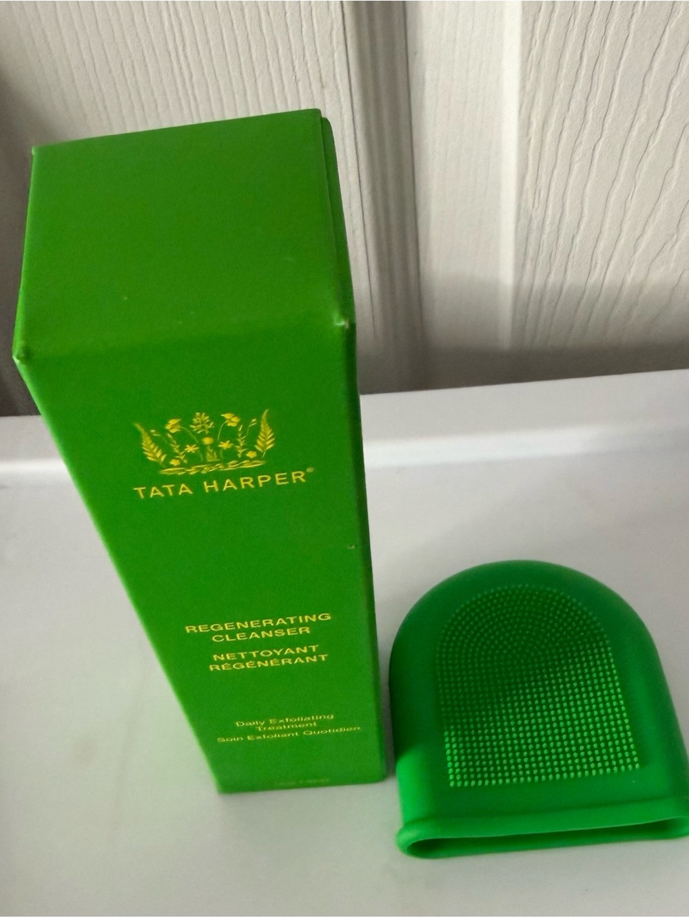 Tata Harper Regenerating Cleanser with Green Cleansing Pad